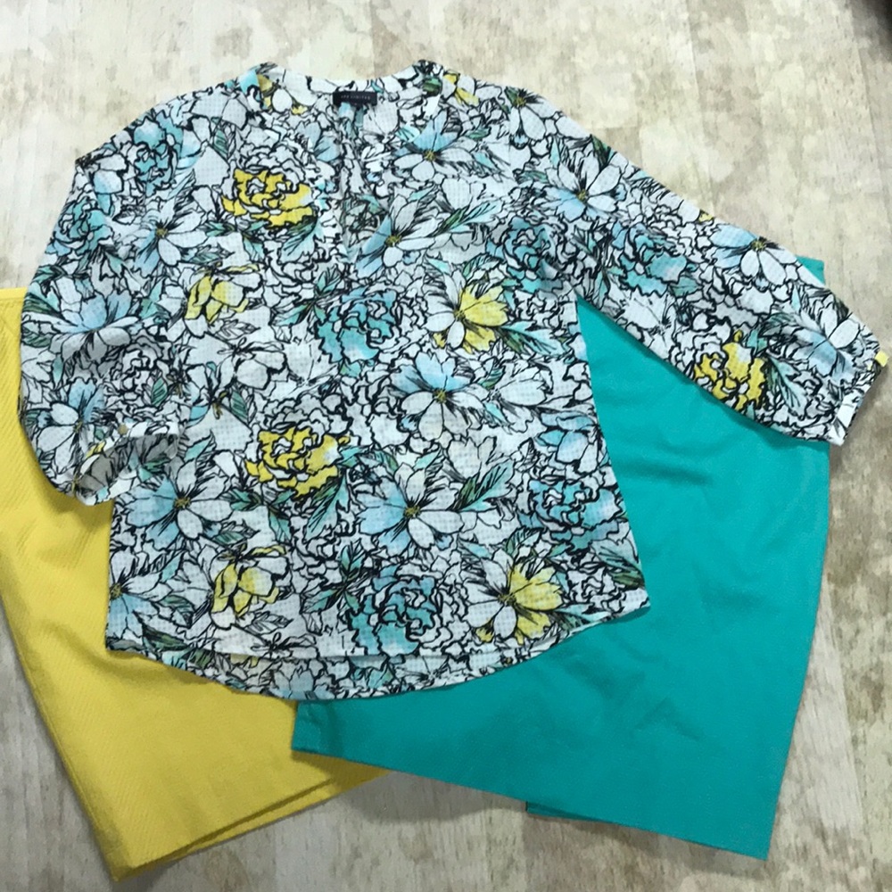 The Limited 3/4 sleeve floral blouse